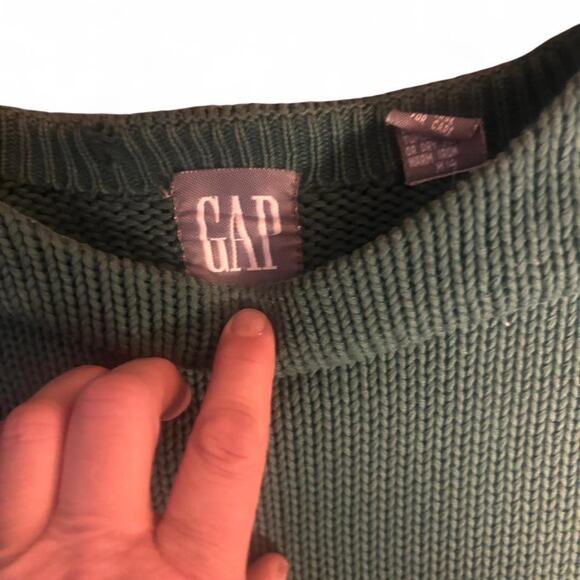 Gap hunter green vintage sweater with flaws - Picture 6 of 7